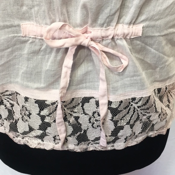 Vintage lace and ribbon tie top - Picture 5 of 7